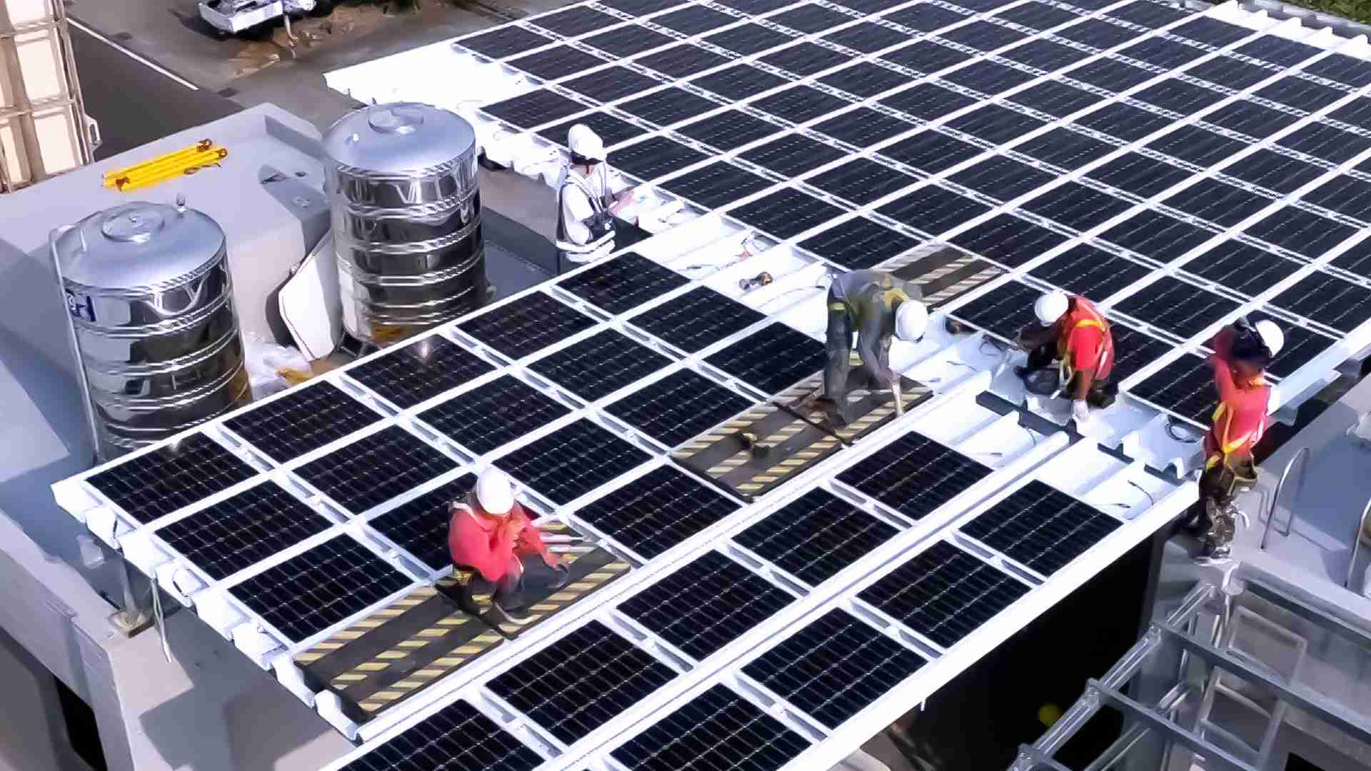 赏金国际着力于替代能源之技术研发，，如光电浪板的相关制程、、、、设备与产品，，其中所开发之光电整合型浪板，，减少传统金属支架安装，，，更提升耐候度，，可广泛运用于多元场域，，，，并辅助建筑达到净零碳排目标