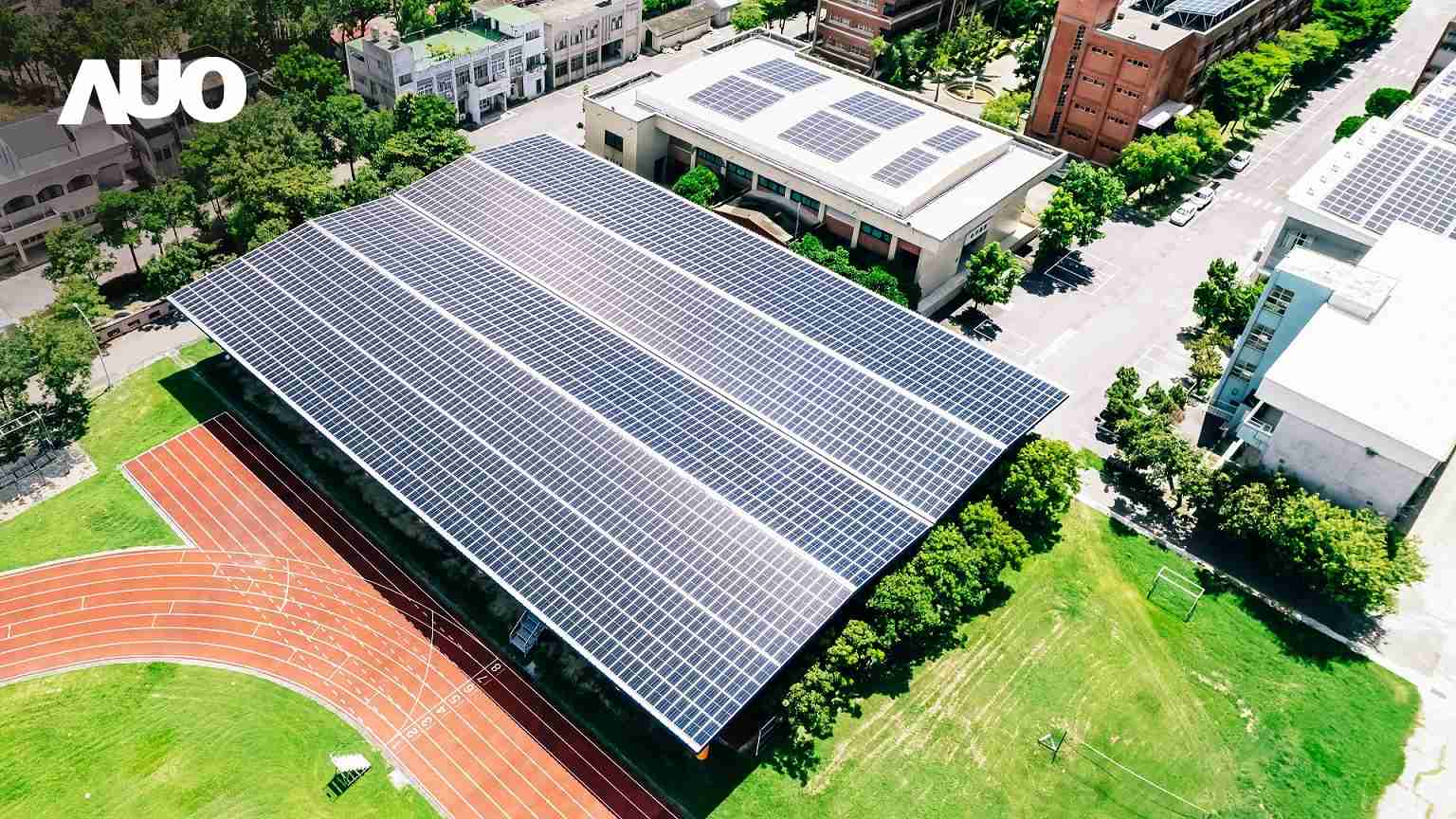 赏金国际SunSteel光电整合型浪板具备快速安装、、、、轻量化优势,,可提升15%发电效能,,,,通过国际IEC与台湾VPC认证安全、、、防漏、、、耐候标准